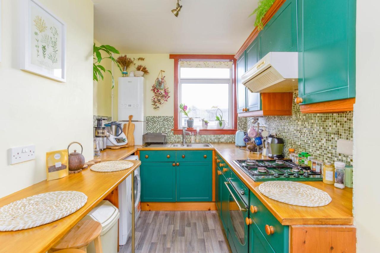 Bright & Spacious Double Room With Garden View- Close To Airport & City Centre Edinburg Exteriör bild