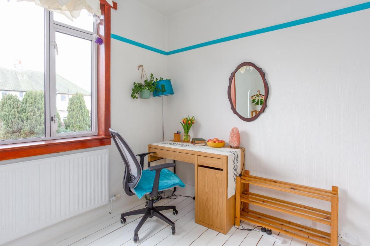 Bright & Spacious Double Room With Garden View- Close To Airport & City Centre Edinburg Exteriör bild