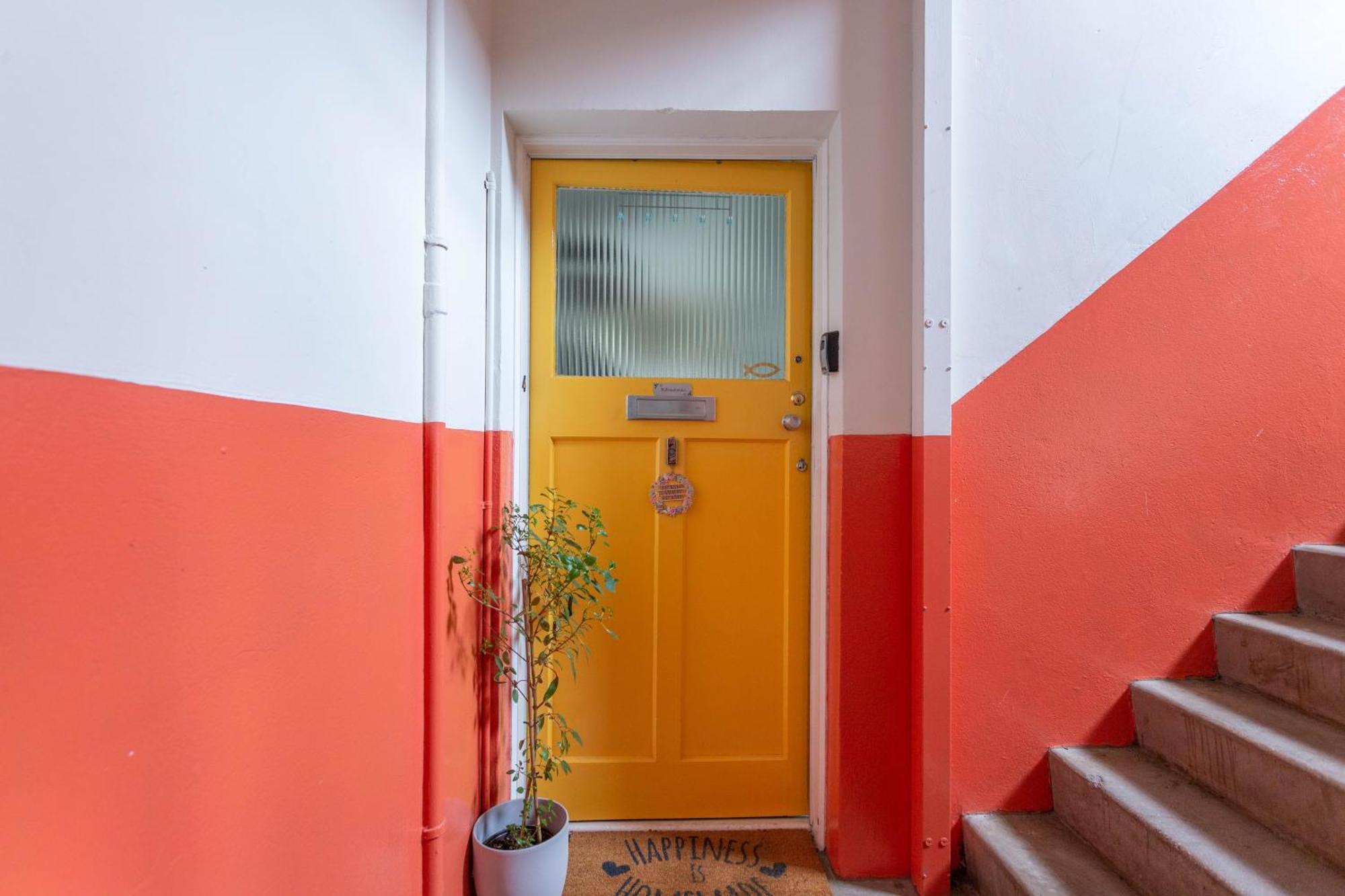 Bright & Spacious Double Room With Garden View- Close To Airport & City Centre Edinburg Exteriör bild